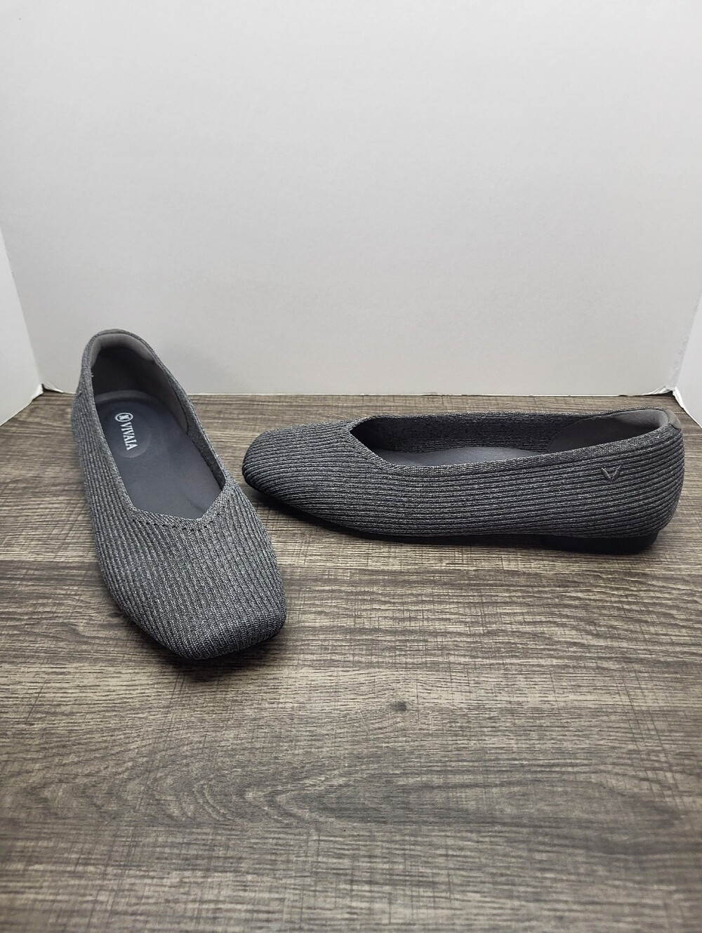 Vivaia Square-Toe V-Cut Flats Margot Casual Shoes Gray Slip-On Women's 8.5